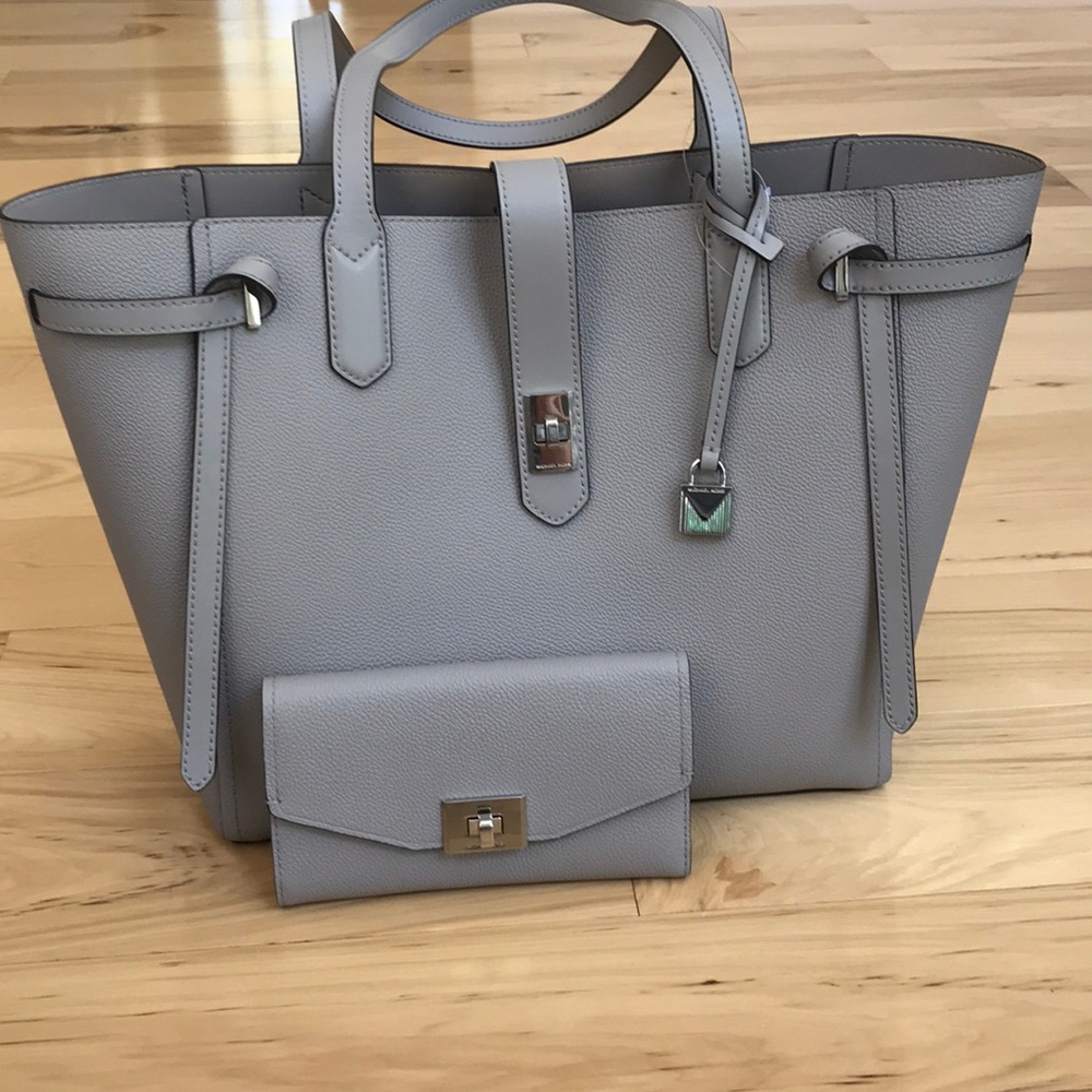 Michael Kors Large Cassie Tote